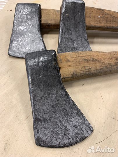 Топор бутафорский