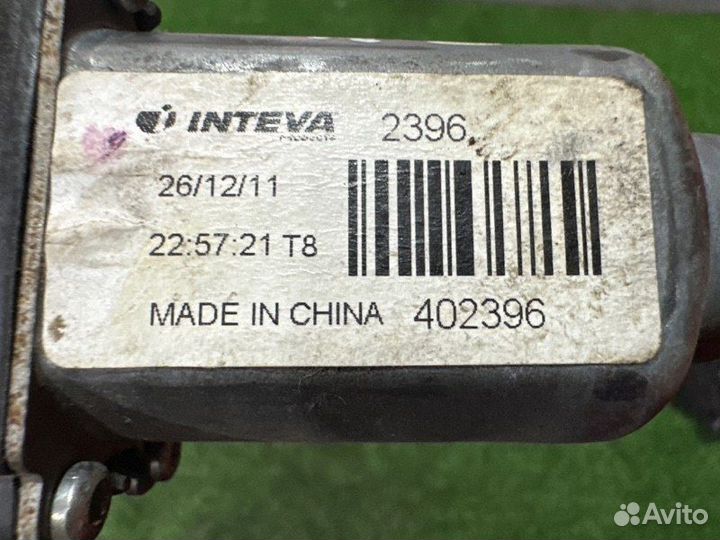 Моторчик стеклоподъёмника передний правый Kia Rio