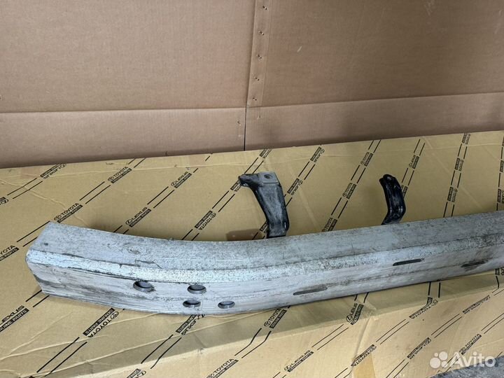 Усилитель бампера Toyota Land Cruiser Prado 150