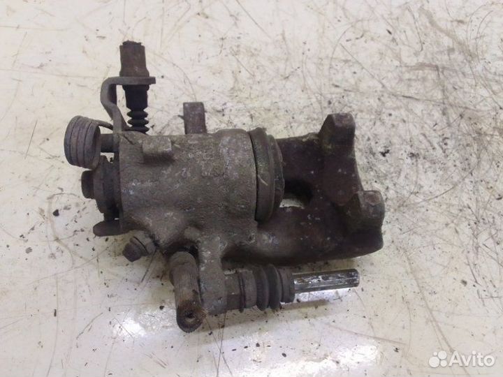 Тормозной суппорт задний правый Opel Zafira B 2008