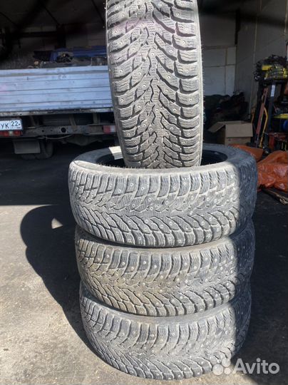 Nokian Tyres Hakkapeliitta 9 215/55 R17