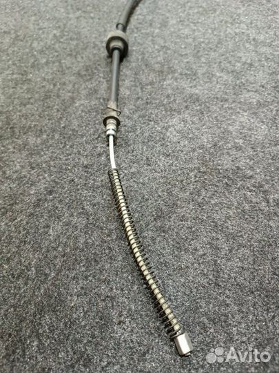 Трос стояночного тормоза задний правый Mitsubishi