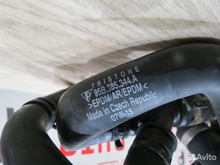 Патрубок отопителя Porsche Macan