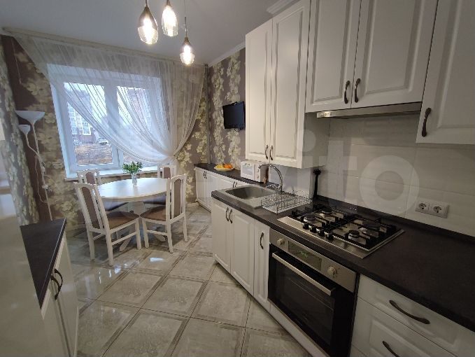 2-к. квартира, 60 м², 2/9 эт.