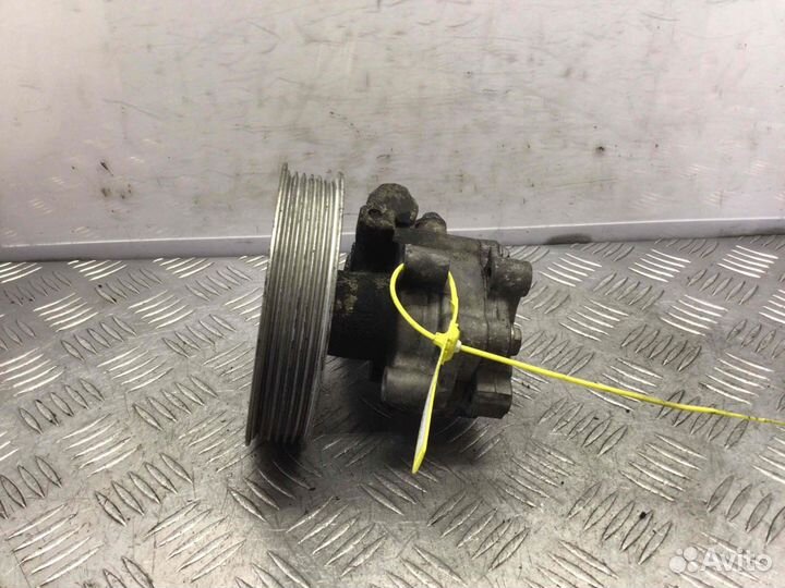 Насос гидроусилителя руля Audi A4 8E0145153H; 4B01