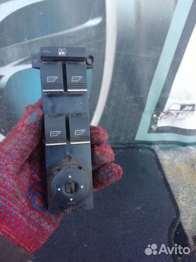 Кнoпки cтeклoпoдъёмника Ford Focus ll