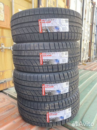 RoadX RX Frost WU02 235/45 R18 97H
