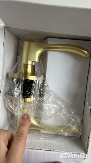 Дверные ручки защелки Apecs 0501-8099 новые