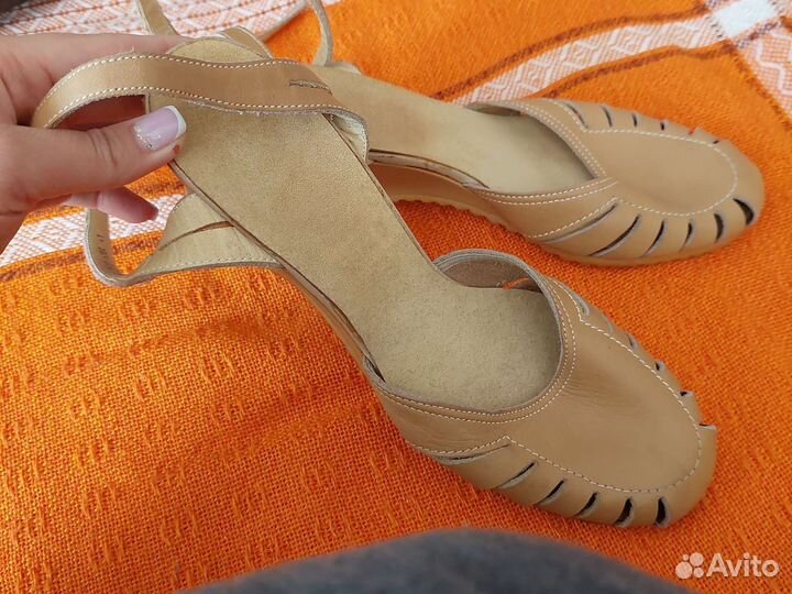 Босоножки 39