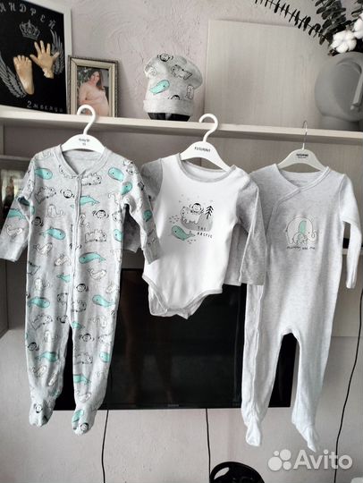 Боди, слипы и шапочка