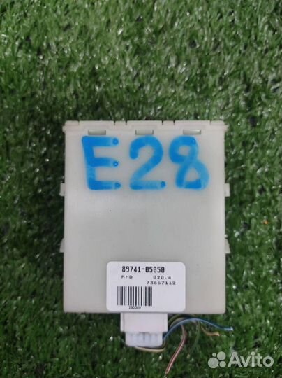 Блок управления дверьми Toyota Avensis T25 2004