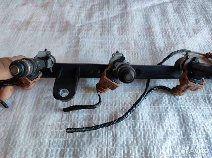 Рампа топливная Renault Logan 2 2018г