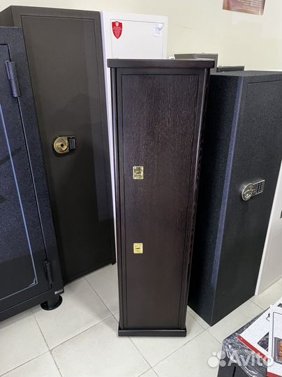 Оружейный сейф в дереве