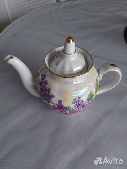 Заварочный чайник, сахарница