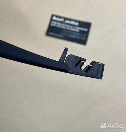 Поводок заднего дворника хетчбэк Меган 3