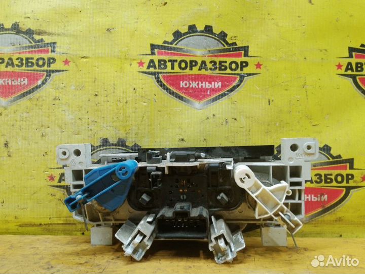 Блок управления отопителем Renault Logan I