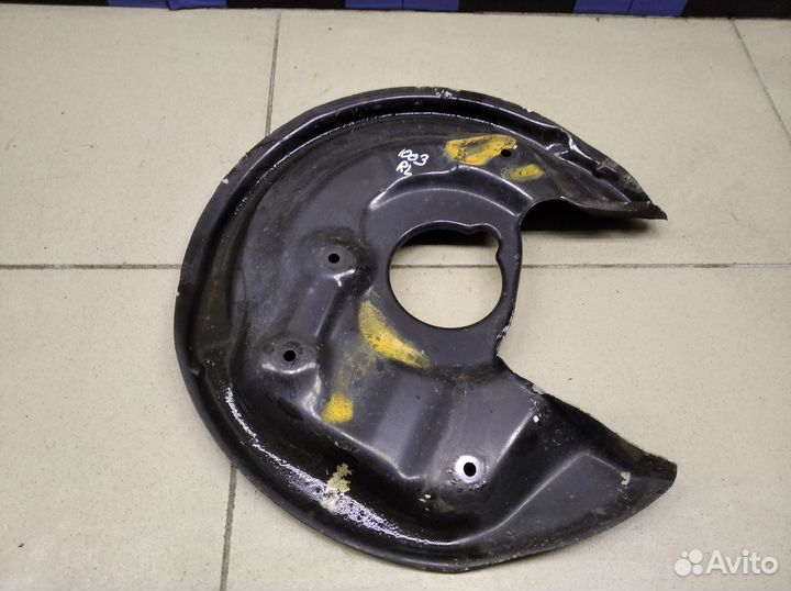 Щит опорный задний левый Yeti 2009