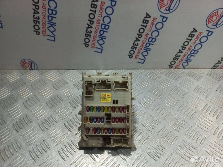 Блок предохранителей Nissan Sunny
