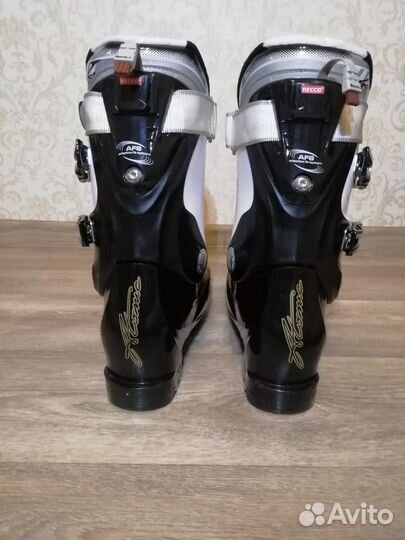 Горнолыжные ботинки atomic