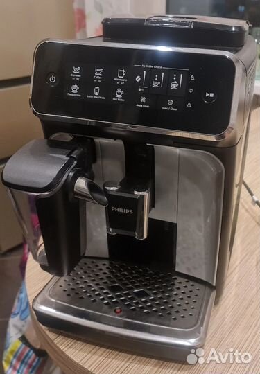 Кофемашина Philips EP3246/70 Series 3200 LatteGo