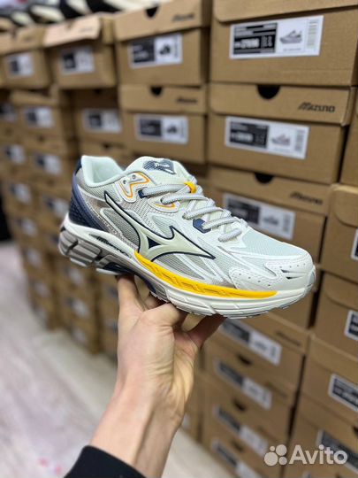 Мужские кроссовки mizuno