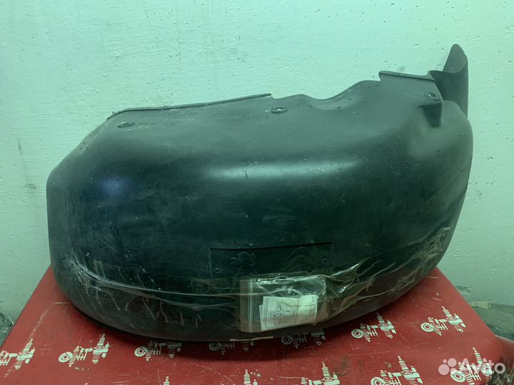 Citroen C-Crosser Подкрылок задний левый