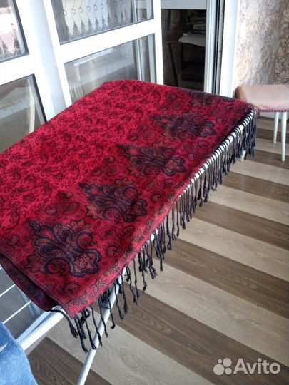 Палантин красно - черный