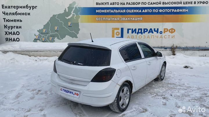 Локер передний правый Opel Astra (H) 13125605