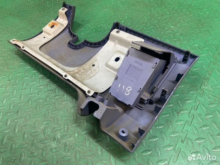 Консоль под рулевой колонкой Mitsubishi Space Star