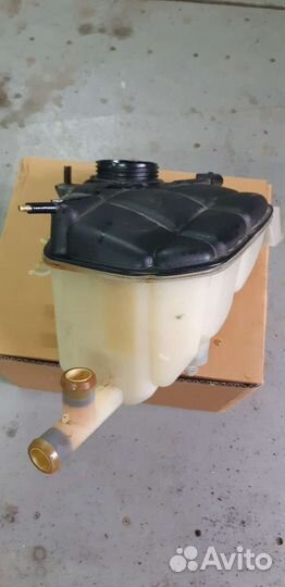 Расширительный бачок om642