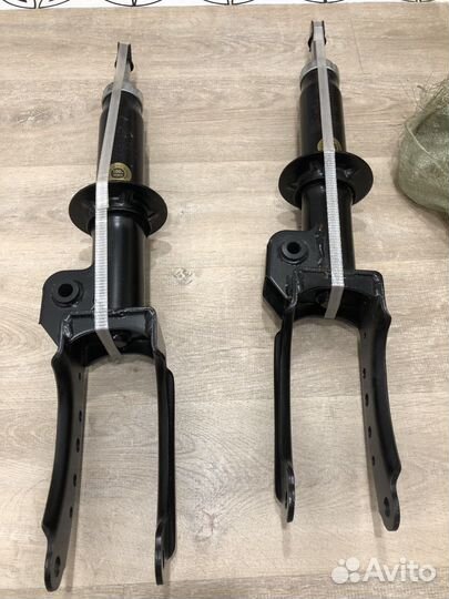 Амортизатор Touareg новый (2 шт) левый Torr