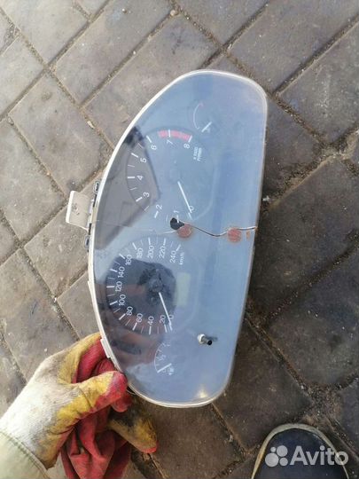 Щиток приборов митсубиси каризма 1998г мт