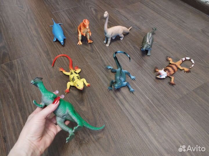 Игрушки динозавры, ящерицы