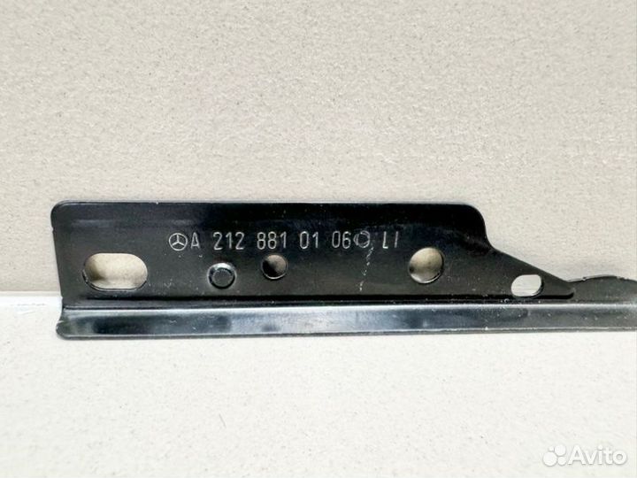 Крепление бампера переднее Mercedes-Benz E-Klasse