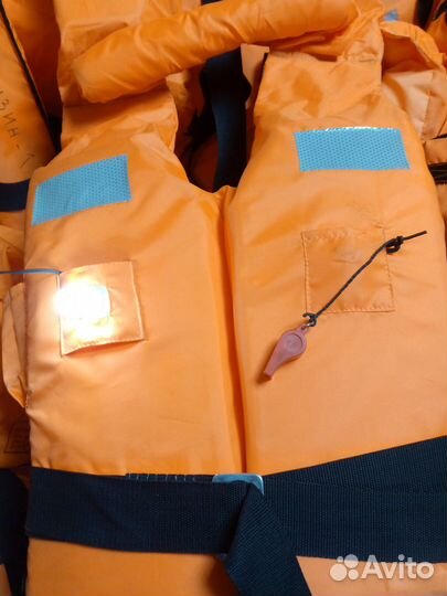 Спасательный жилет