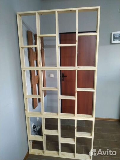 Стеллаж перегородка из натурального дерева