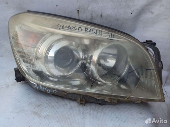 Фара на Rav 4 правая 3 поколения