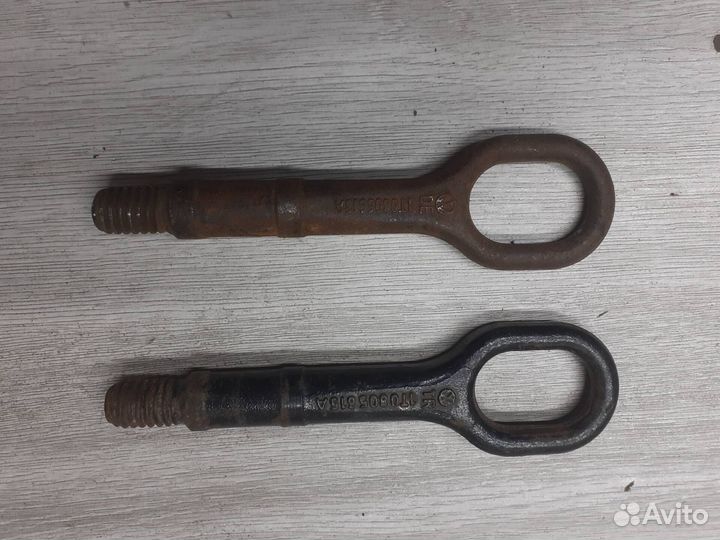 Крюк буксировочный VAG