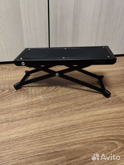 Подставка под ногу для гитариста Rockdale