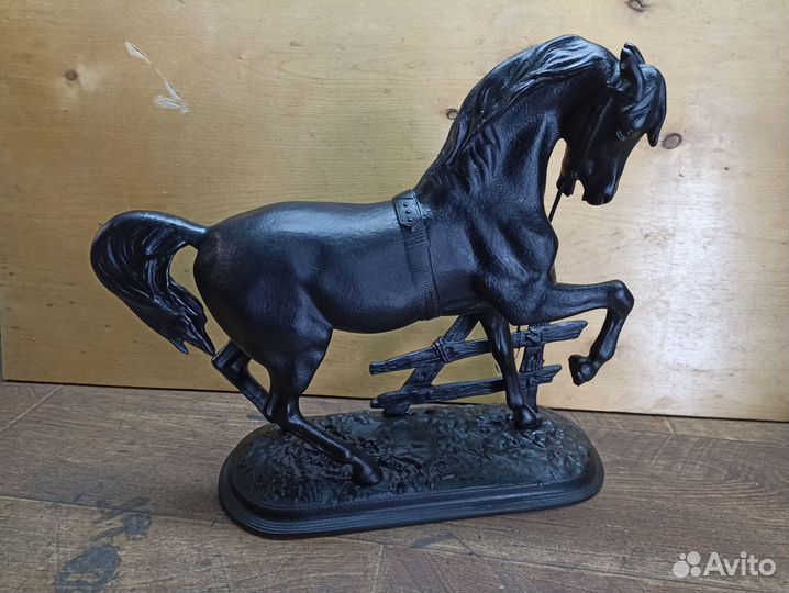 Конь у плетня. Большой. 1959 год. Куса. Чугун.СССР