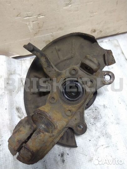 Кулак поворотный прав Фольксваген Гольф 5