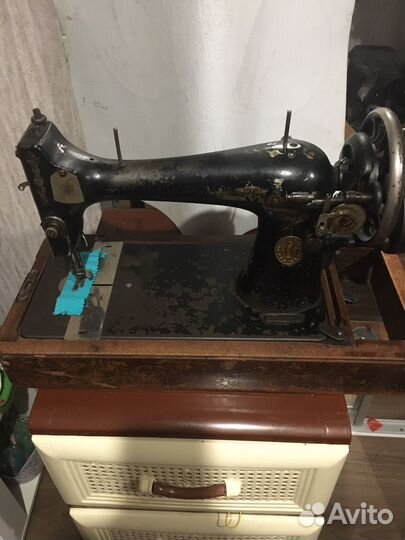 Швейная машина зингер ручная