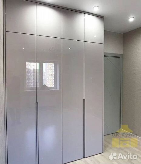 Шкаф двухстворчатый