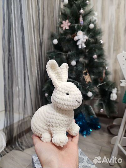 Вязаный кролик зайчик