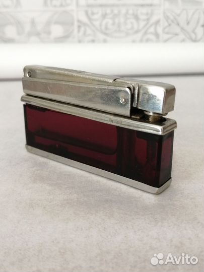 Бензиновая зажигалка 