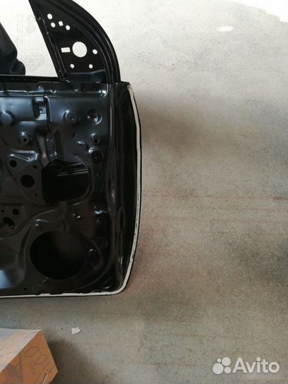 Дверь передняя левая Toyota Corolla 2013-2019