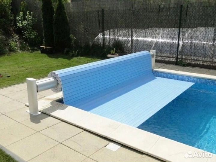 Сматывающее устройство для бассейна