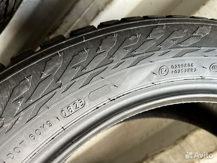 Nokian Tyres Hakkapeliitta 9 SUV 235/55 R20 102T