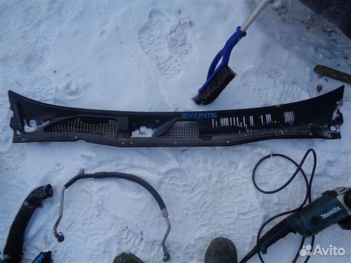 Жабо Nissan Elgrand avwe50 1998