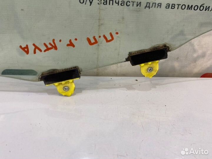 Стекло двери переднее правое Mitsubishi Outlander